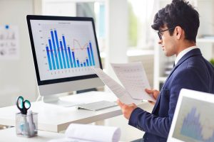 Quer trabalhar no mercado financeiro? Veja os cursos essenciais!
