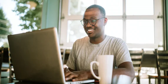Vagas remotas para iniciantes: áreas com mais oportunidades